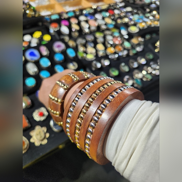 Rich Orange Faceted Acrylic Bracelet - Picture 12 of 16